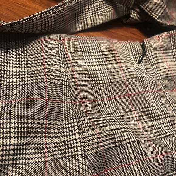 Plaid Bow Over Kleshas Mini Skirt. Size LG. - Picture 8 of 12